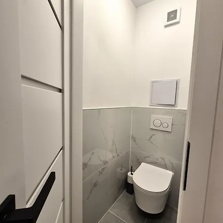 Krásny V Ružinove Appartamento Bratislava